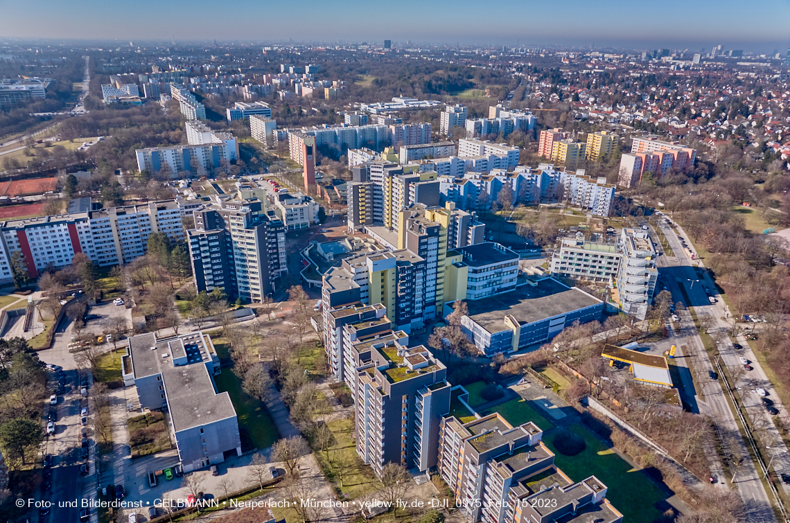 15.02.2023 - Marx-Zentrum und Wohnanlage Karl-Marx-Ring in Neuperlach